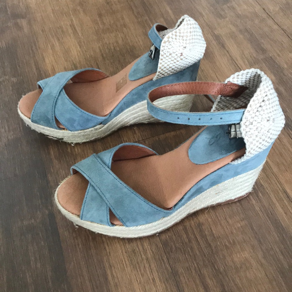 Pinaz suede blue wedge
